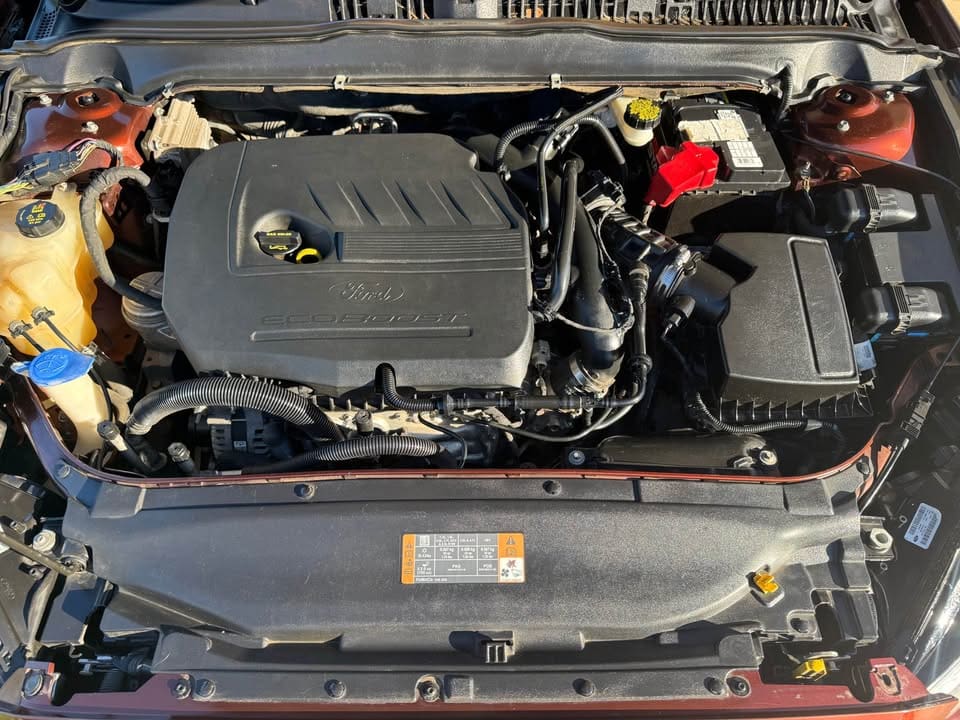 2015 Ford Fusion SE Sedan 4D photo 20