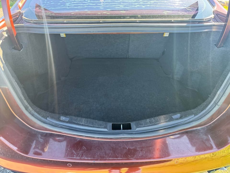 2015 Ford Fusion SE Sedan 4D photo 4