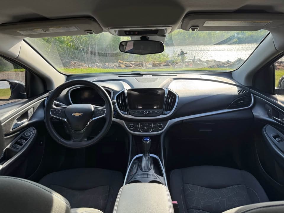 2017 Chevrolet Volt LT Hatchback 4D photo 12