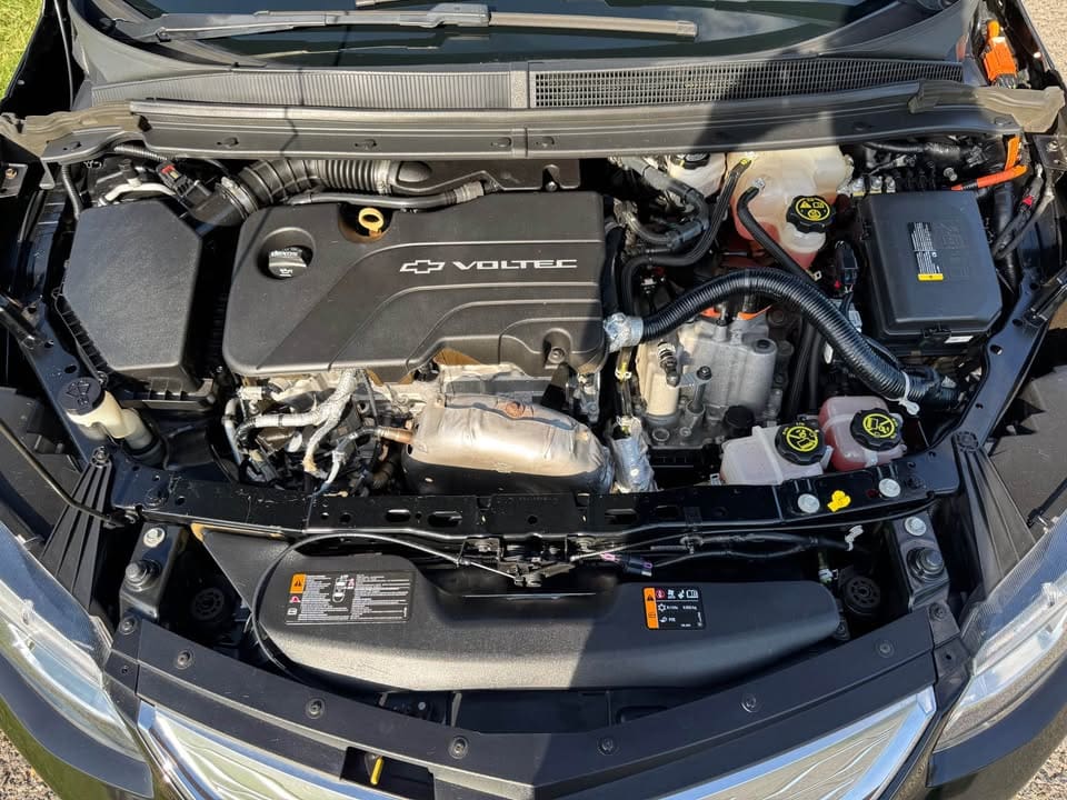 2017 Chevrolet Volt LT Hatchback 4D photo 20